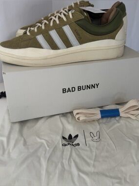 Bad Bunny Campus Olive